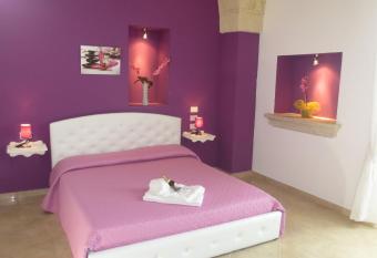 Antico Casale B&B has Balcony rooms