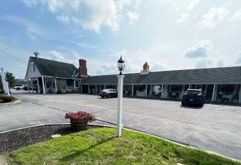 (null) has Balcony rooms