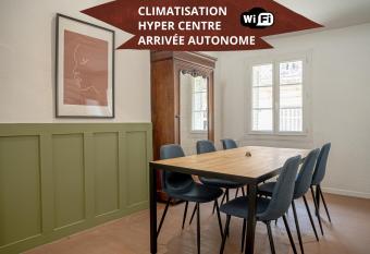 Refuge familial urbain en plein coeur de ville has Balcony rooms