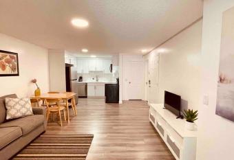 Unit #201 Cozy Mountain View 1BR in DT has Balcony rooms