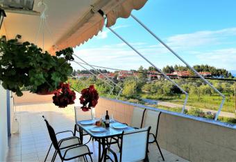 Kallithea Sun Rise Apartment has Balcony rooms