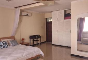 6 bedroom Home in Nyali, Mombasa allows 18 year olds to book a room