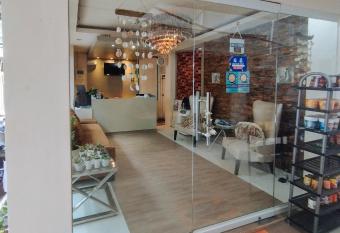 RedDoorz at Sir G Hotel D Mall Boracay allows 18 year olds to book a room