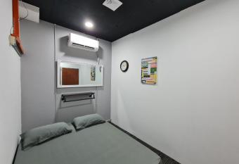 Ayden Hostel Airport Transit - KLIA has Balcony rooms