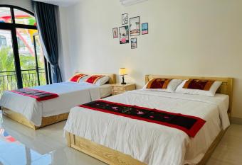 LoLi Hotel has Smoking/Balcony rooms