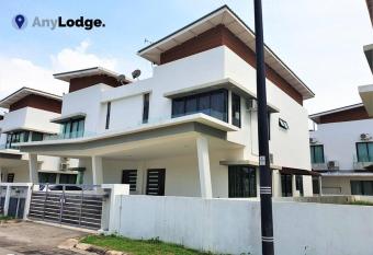 AnyLodge Marina Island Villa 2 has Balcony rooms