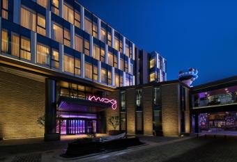 Moxy Xi an Downtown allows 18 year olds to book a room