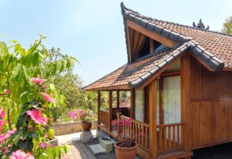 TwoSpaces Living at Balian Green Lagoon has Balcony rooms