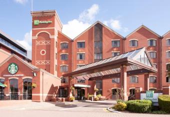 Holiday Inn Lincoln, an IHG Hotel allows 18 year olds to book a room