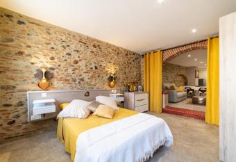 Plaisir des pierres has Balcony rooms