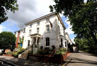 Belmont Hotel Leicester allows 18 year olds to book a room