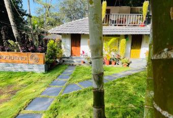 Woodend Villa has Balcony rooms