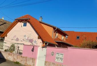 V  NUS has Balcony rooms