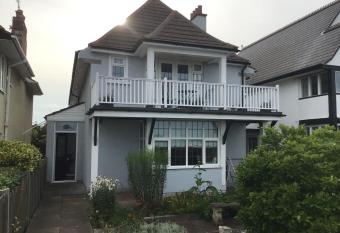 Oc  an Waves has Balcony rooms