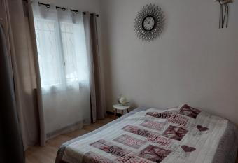 Chambre pr  s de l   tang de thau allows 18 year olds to book a room