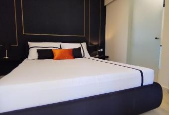 cozy apartment with sea view has Balcony rooms