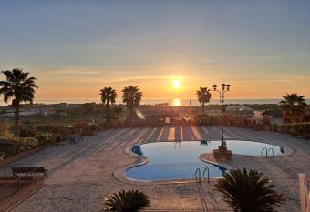 Casa Vacanze Borgo Il Castello- Bilocale con giardino e piscina has Balcony rooms