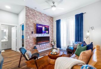 Ambience On The Hill has Balcony rooms