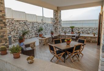 Villa Panorama sul Mare allows 18 year olds to book a room