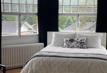 H  tel Le Rustique allows 18 year olds to book a room