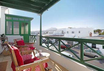 Los Alisios del Patron has Balcony rooms