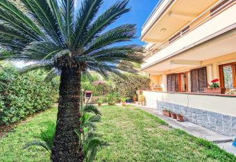 Casa Privat Garden Marina di Campo has Balcony rooms