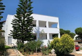 Fig and Olive Apartment (Olive) has Balcony rooms