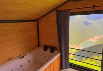 Panorama Otel has rooms with a private hot tub