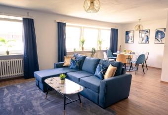 City Loft - 5 Min Rhein-Galerie allows 18 year olds to book a room