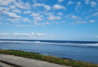 LES BADAMIERS allows 18 year olds to book a room