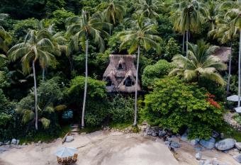 Casitas Maraika has Smoking/Balcony rooms
