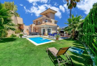 Stellenbosch has Balcony rooms