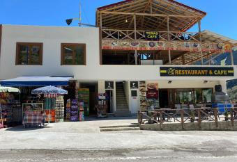 Alkurto  lu Pansiyon&cafe& restoran has Balcony rooms