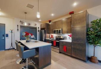 Meijr Stays 1BDRM KING Downtown near Fiserv Forum allows 18 year olds to book a room