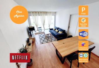 Beautiful & cosy 3 bedrooms full accommodation has Balcony rooms