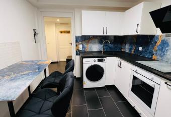 Souterrain 2 Zimmer Wohnung Freiburg Seepark has Balcony rooms