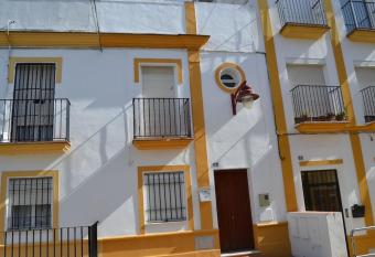 La Casa Quatro allows 18 year olds to book a room