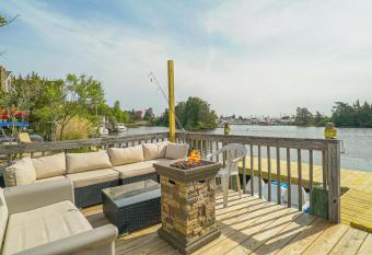 68 Flax Isle Dr has Balcony rooms