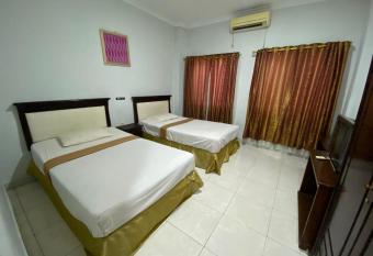 Hotel Magellona Makassar Mitra RedDoorz allows 18 year olds to book a room