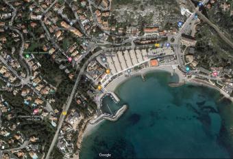 luxueux appart moderne et spacieux, parking plage has Balcony rooms