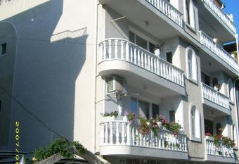Hotel Pasians has Balcony rooms