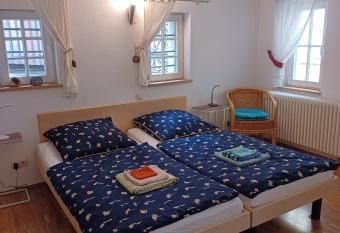 Ferienwohnung Kranich allows 18 year olds to book a room