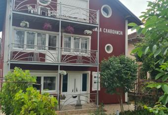 Vila Slavonija has Balcony rooms