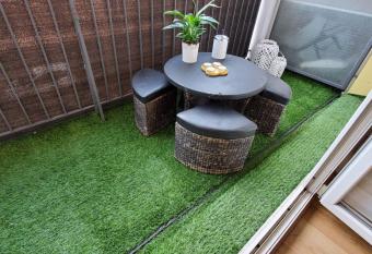 LE REVE SPA/SAUNA   CRAN CIN  MA COLMAR CENTRE has rooms with a private hot tub