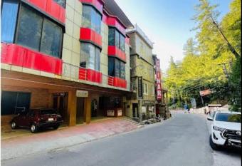 Hillmont Lodges has Balcony rooms