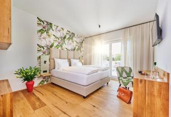 Hotel Der Einrichter has Balcony rooms