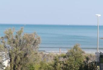 Maison bord de mer 2 terrasses, clim, parking has Balcony rooms