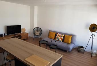 T2 C  ur d   Arcachon has Balcony rooms