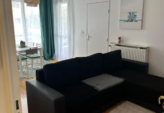 Appartement cosy proche Stade de france - JO PARIS 2024 has Balcony rooms