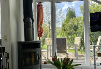 Ferienhaus Kaminknistern mit Sauna has Balcony rooms